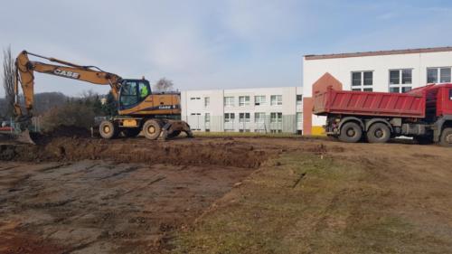 terénní úpravy pod odstavné plochy